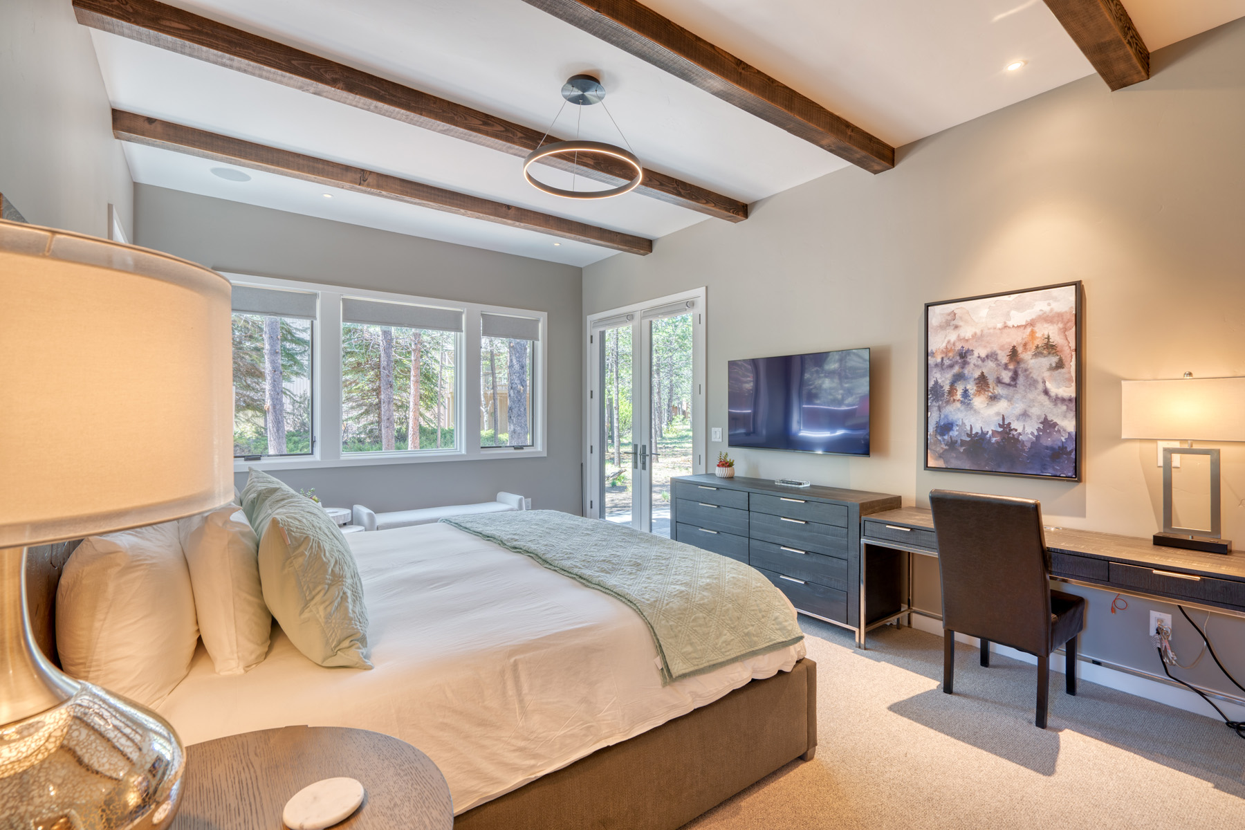 Primary suite desk/workspace